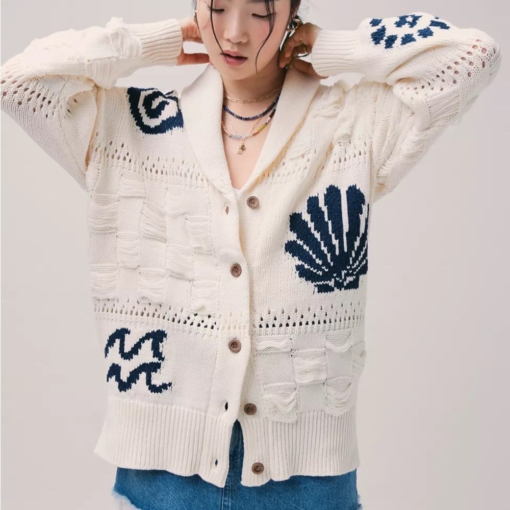 BDG Martha Cream Chunky Seashell Cardigan size Small